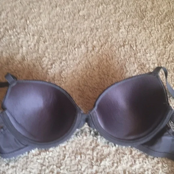 34B IZOD Bra - Picture 3 of 7